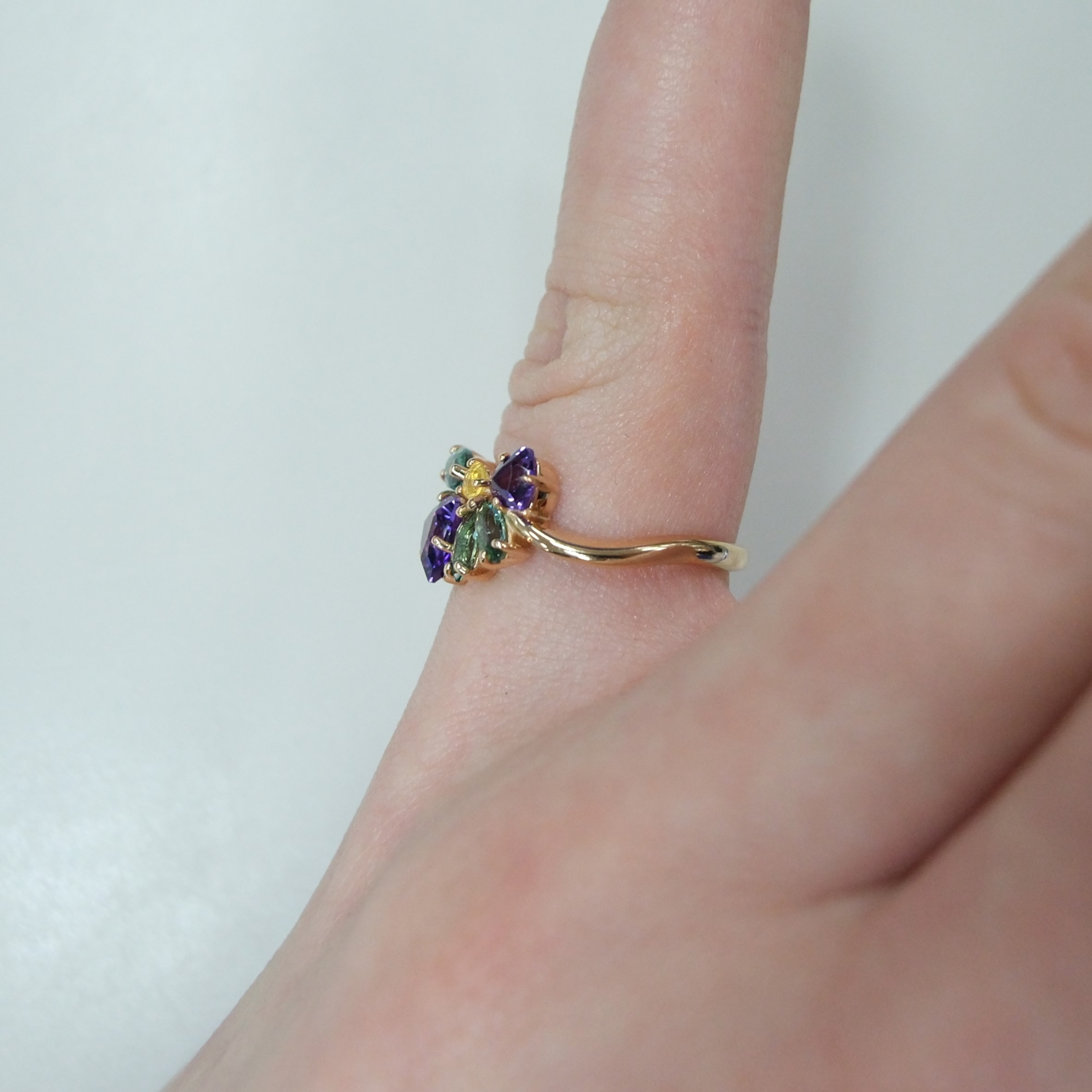 Серебряное кольцо с аметистами, празиолитами и цитрином